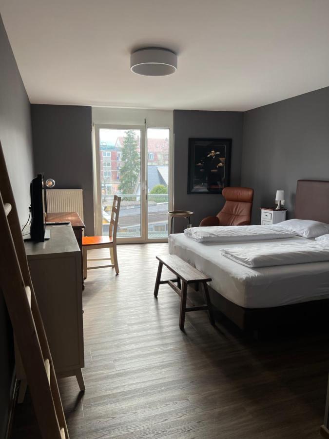 Allee Hotel Карлсруе Екстериор снимка