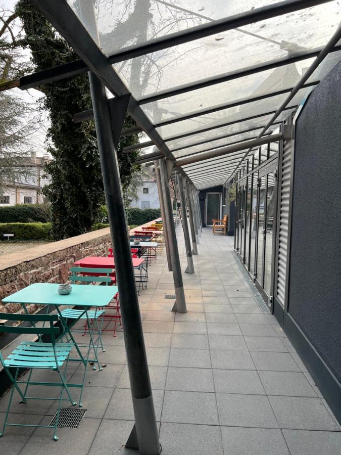Allee Hotel Карлсруе Екстериор снимка