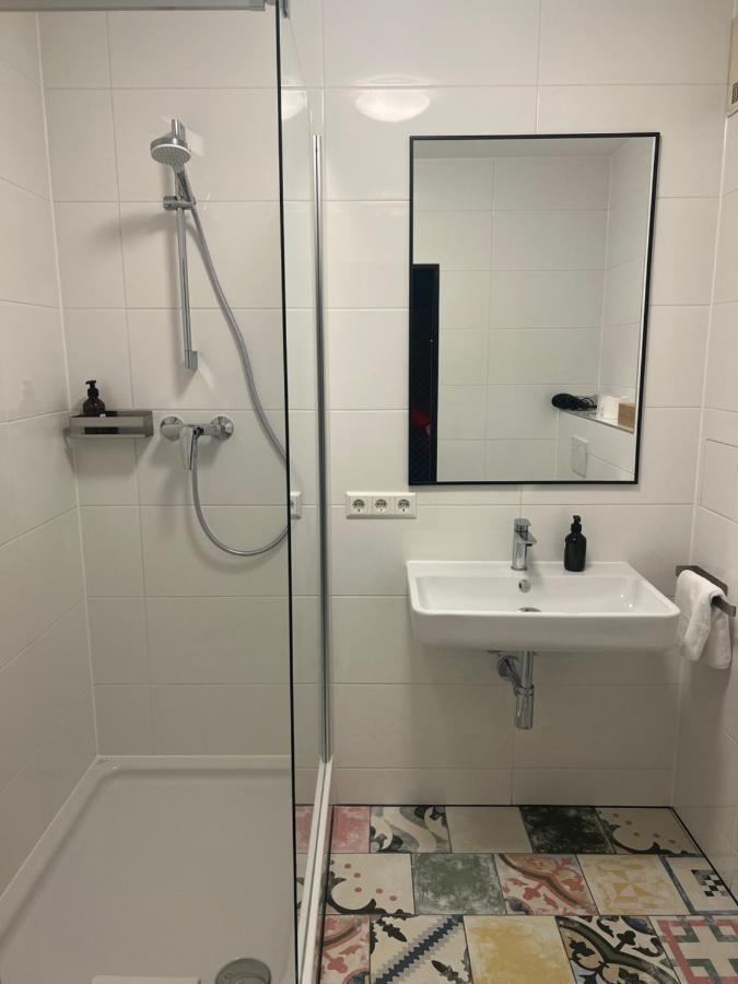 Allee Hotel Карлсруе Екстериор снимка