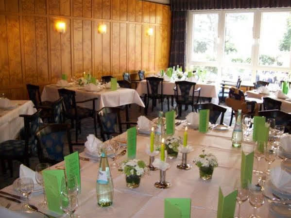 Allee Hotel Карлсруе Екстериор снимка